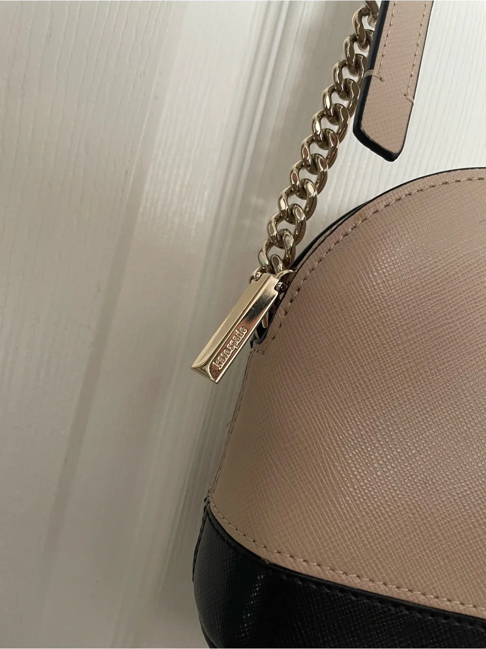 Kate Spade Women's Small Dome Crossbody Soencer Bag in Taupe and Black